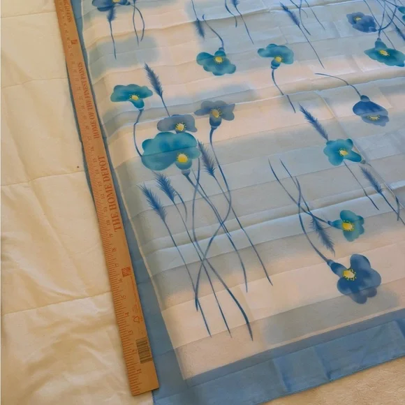 Large oversized vintage 1960s Blue Floral Square Scarf - Picture 4 of 6